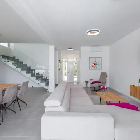 Melia Villa